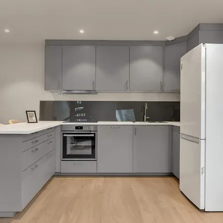 307sb10 - Three Bedroom * برغن