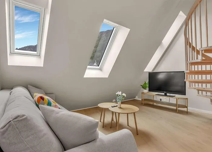 307sb10 - Three Bedroom Apartment *